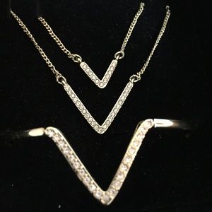 NEW VICTORIA SECRET NECKLACE & BRACELET SET IN BOX